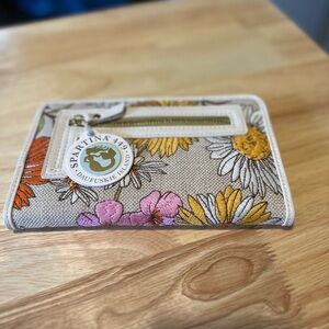 Spartina 449 Snap Wallet Heyward’s Rate Daisies